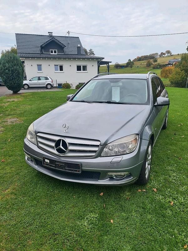Gebraucht 2008 Mercedes 220 Kombi | 2.999 € - Bild 1/4