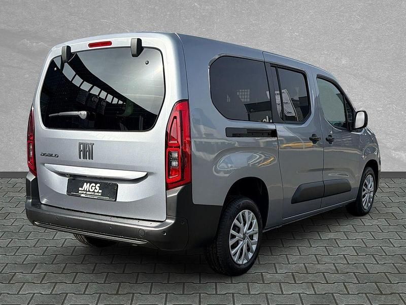 Neu Fiat Doblò 131 PS (96 kW) 2026 Maestro grau Van / Kleinbus