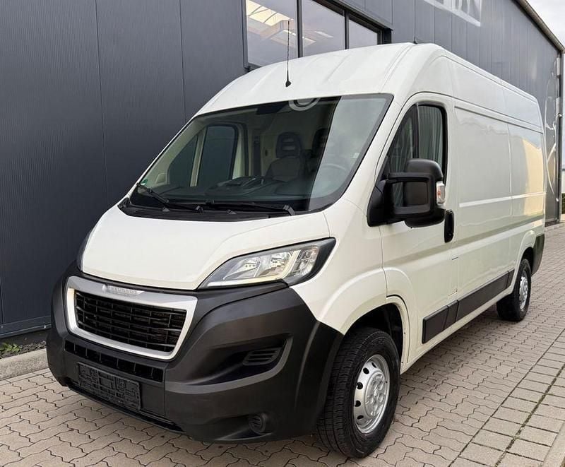 Gebraucht Peugeot Boxer 163 PS (119 kW) 2019 Weiß Van