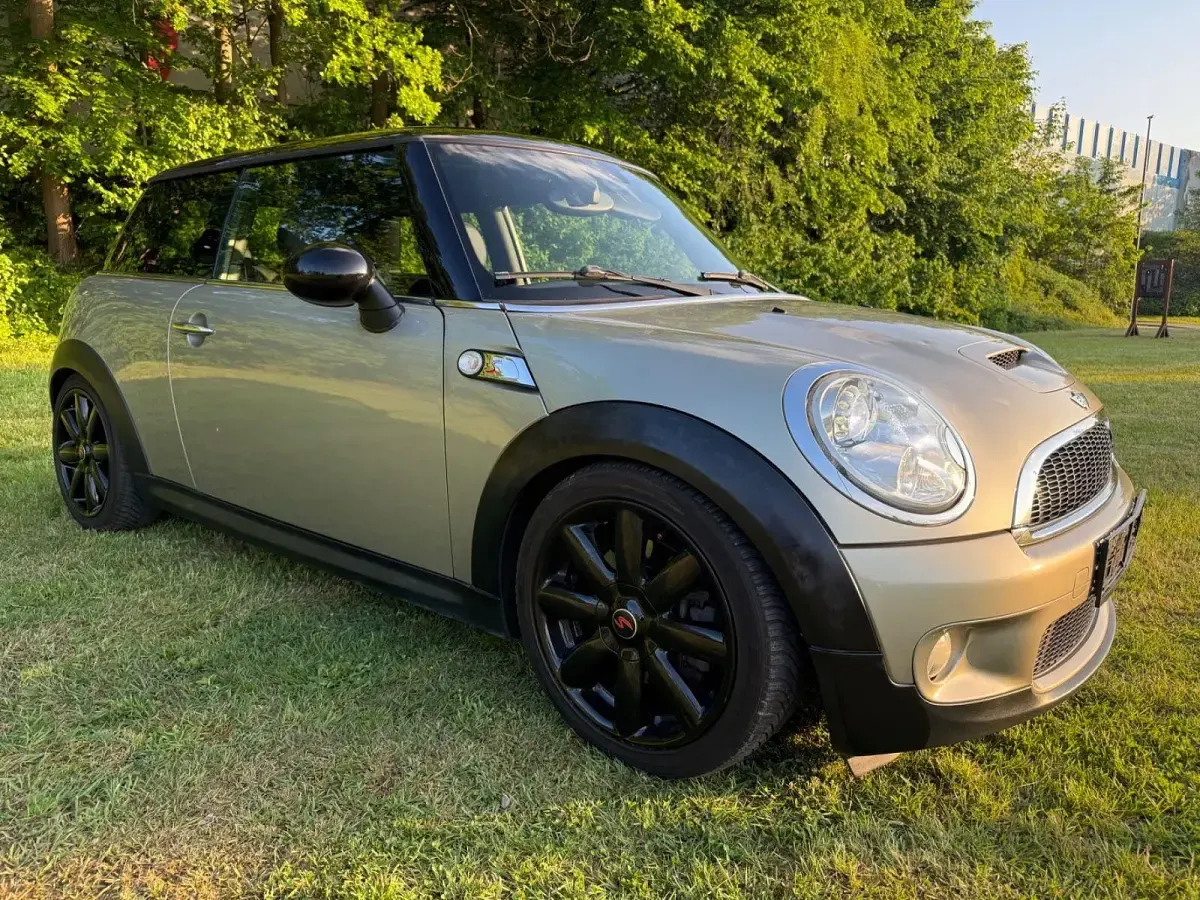 Käytetty Mini Cooper S Coupé 174 HP (127 kW) 2008 Kulta Coupe - kaksiovinen