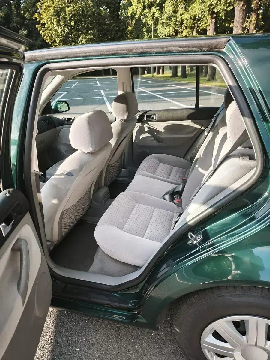 Gebraucht VW Golf III Basis 101 PS (74 kW) 1998 Grün Kleinwagen