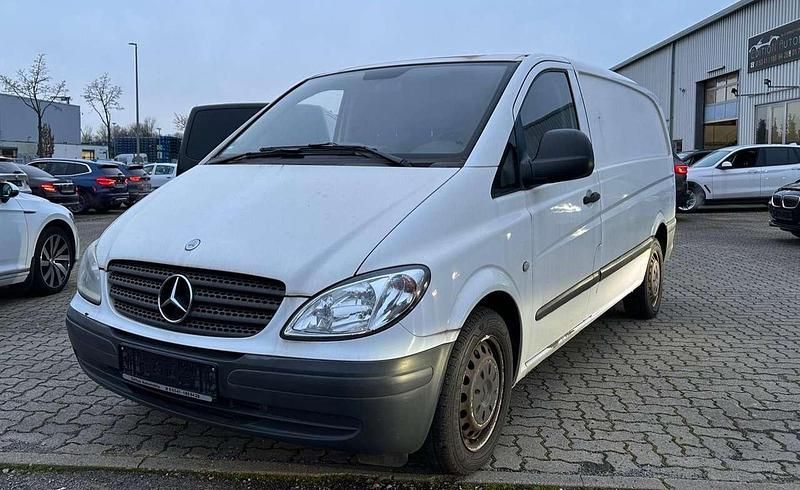 Arktikweiß Gebraucht 2007 Mercedes Vito Van / Kleinbus | 3.900 € (Guter Preis) - Bild 1/4