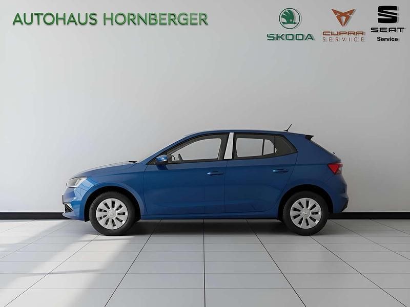 Neu Skoda Fabia Essence 116 PS (85 kW) 2025 Race blau metallic Limousine