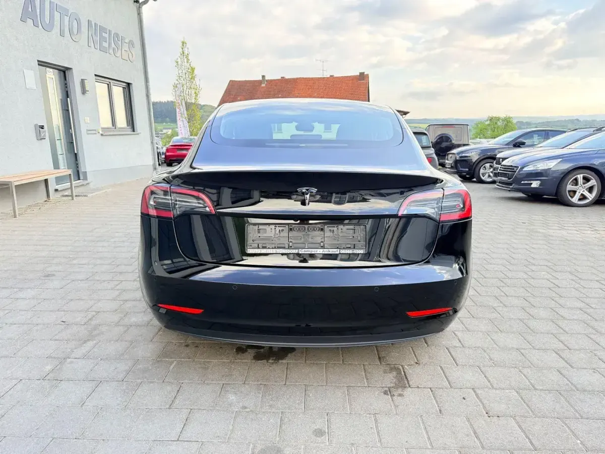Gebraucht Tesla Model 3 Standard Range 208 kW (283 PS) 2022 Schwarz Limousine