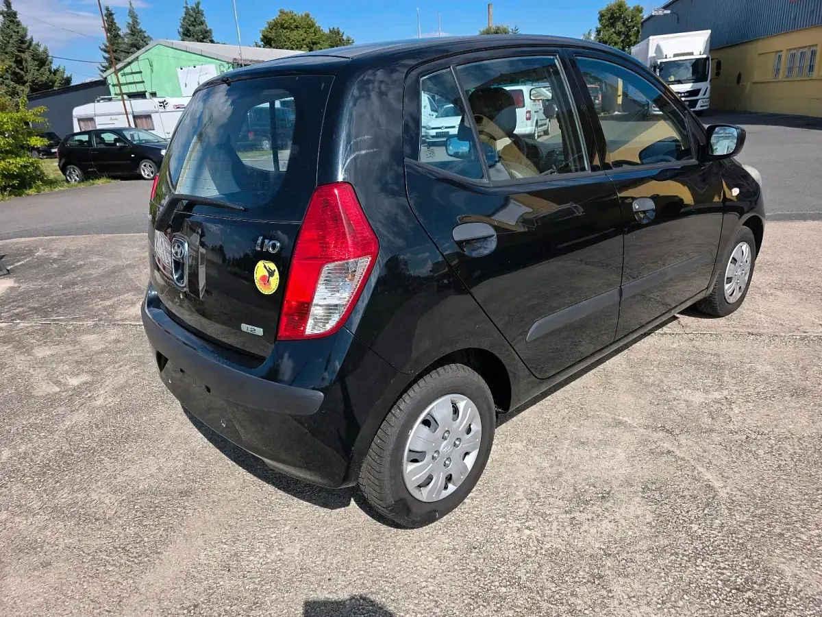 Gebraucht Hyundai i10 77 PS (56 kW) 2008 Schwarz Kleinwagen