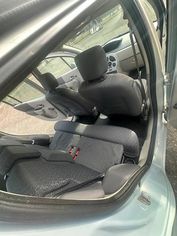 Gebraucht Renault Modus 112 PS (82 kW) 2005 Silber Van / Kleinbus