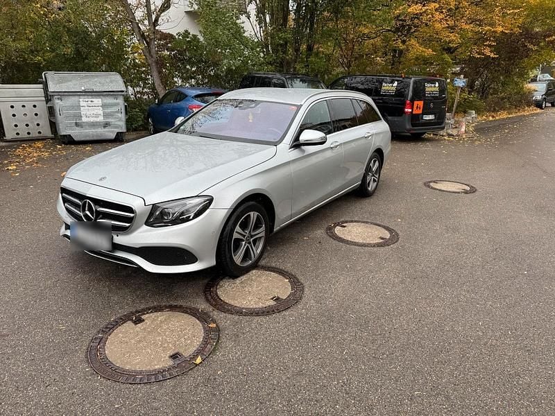 Gebraucht Mercedes E220 194 PS (142 kW) 2019 Silber Kombi