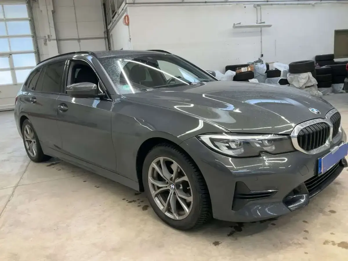Gebraucht BMW 320 Sport Line 190 PS (139 kW) 2022 Dravitgrau metallic Kombi