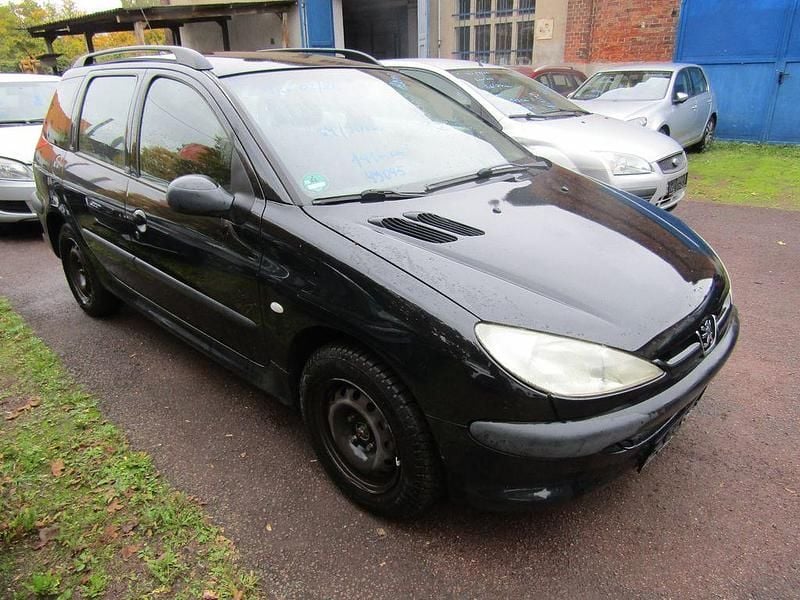 Schwarz Gebraucht 2003 Peugeot 206 Filou Kombi | 790 € (Guter Preis) - Bild 1/4