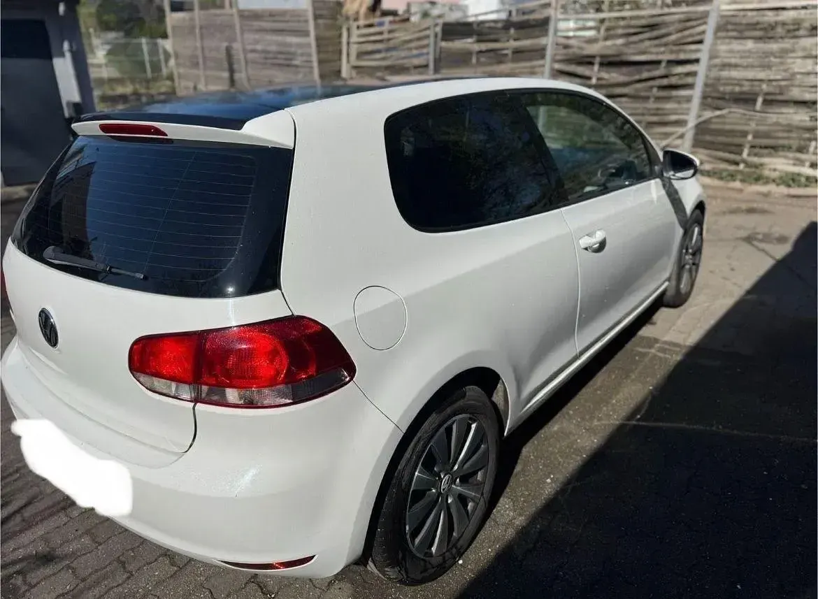 Gebraucht VW Golf VI 80 PS (58 kW) 2010 Weiß Kleinwagen