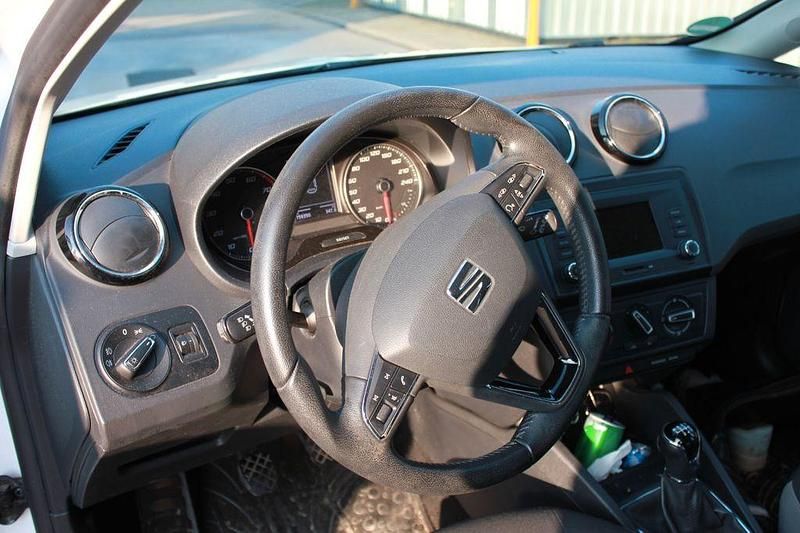 Gebraucht Seat Ibiza CONNECT 90 PS (66 kW) 2015 Weiß Limousine