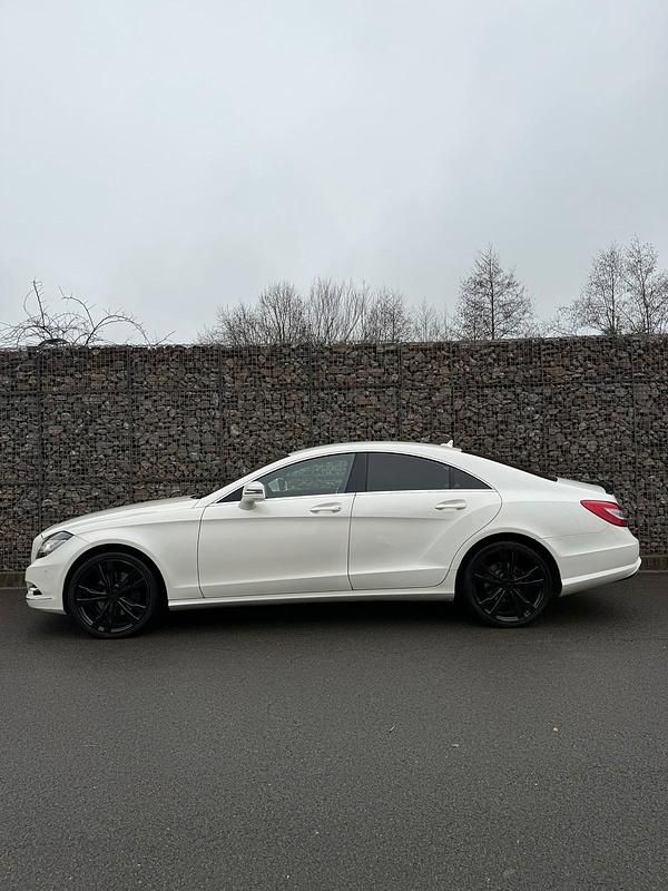 Gebraucht Mercedes CLS350 AMG 252 PS (185 kW) 2013 Weiß Limousine