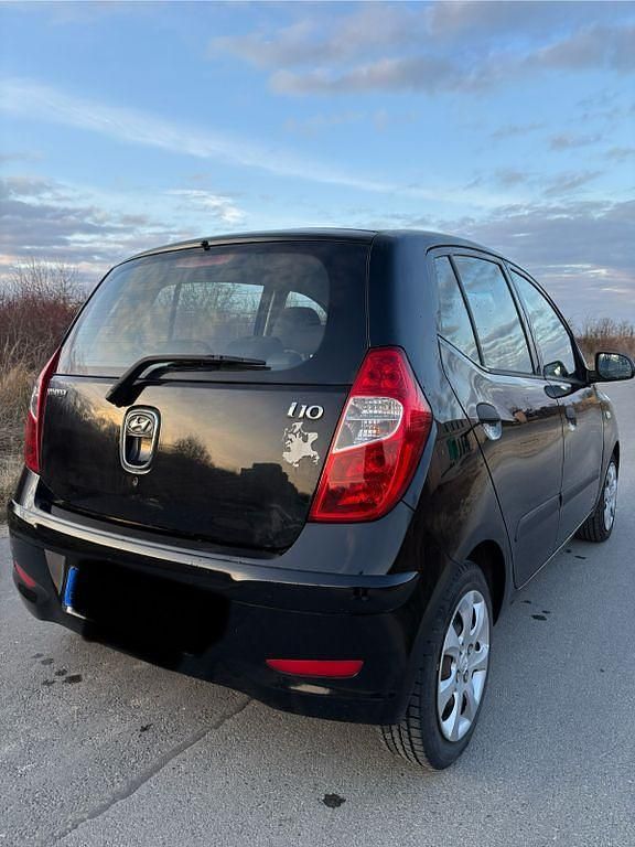 Gebraucht Hyundai i10 Edition 69 PS (50 kW) 2012 Schwarz Kleinwagen