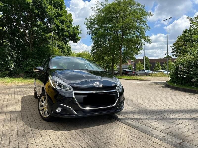 Schwarz Gebraucht 2019 Peugeot 208 Kleinwagen | 8.300 € (Guter Preis) - Bild 1/4