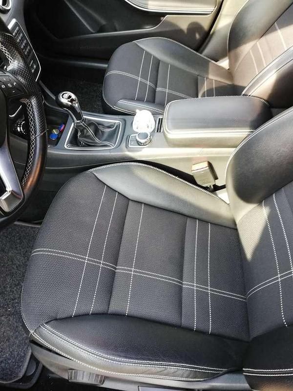 Gebraucht Mercedes CLA180 122 PS (89 kW) 2013 Schwarz Limousine