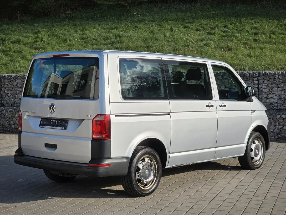Używany VW Transporter 150 KM (110 kW) 2017 Srebrny Van