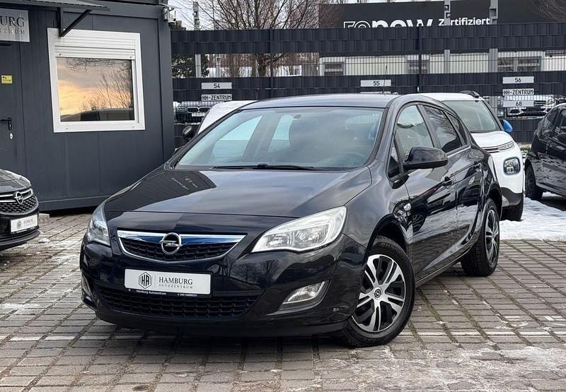 Gebraucht Opel Astra 140 PS (102 kW) 2012 Schwarz Limousine