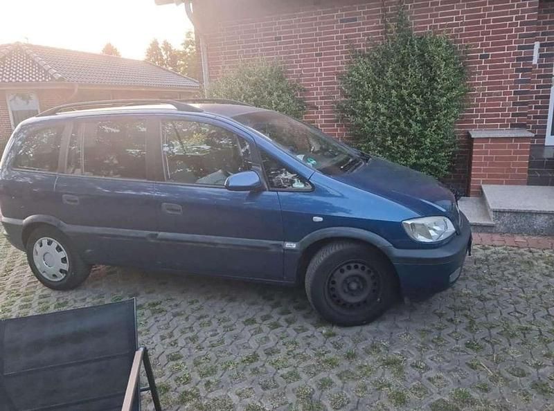 Blau Gebraucht 2002 Opel Zafira Van / Kleinbus | 1.300 € (Guter Preis) - Bild 1/4