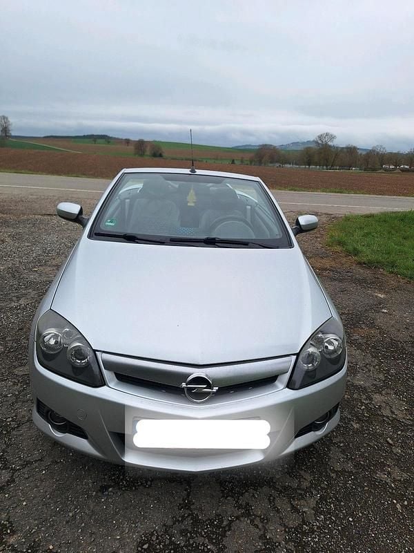 Gebraucht Opel Tigra 125 PS (91 kW) 2005 Silber Cabrio