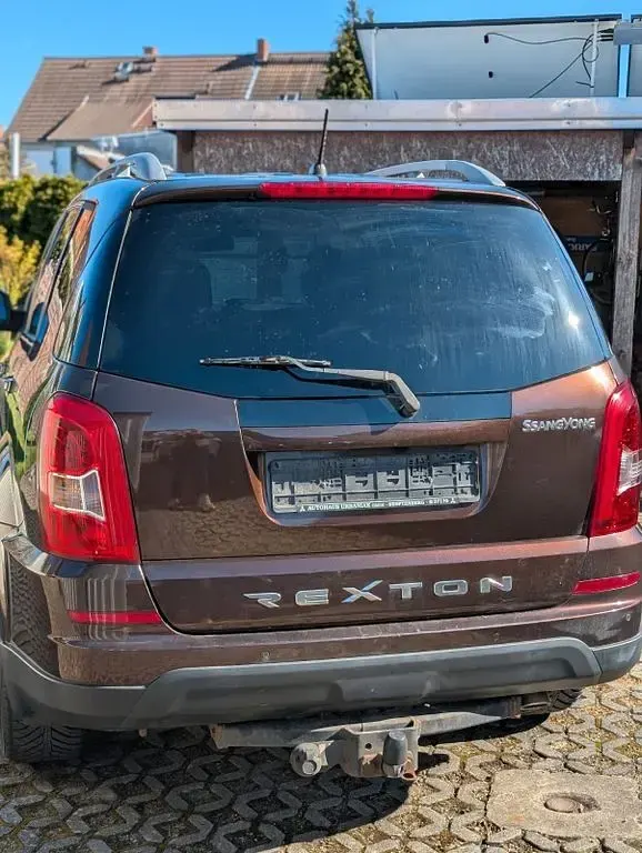 Usata SsangYong Rexton 155 CV (114 kW) 2013 Marrone SUV