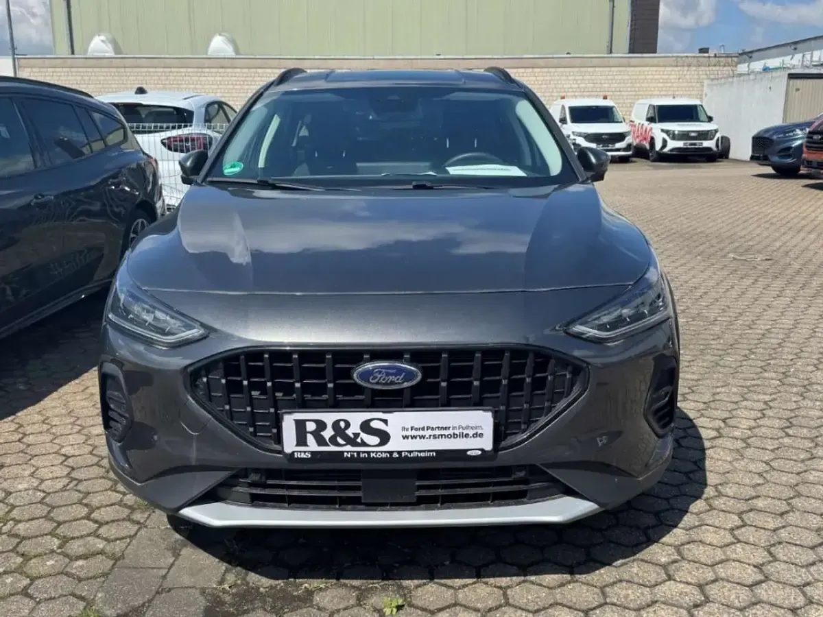 Usado Ford Focus Active 125 CV (91 kW) 2023 Gris Familiar