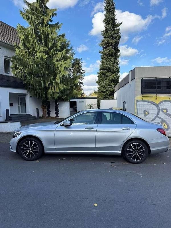 Grau Gebraucht 2019 Mercedes C180 Limousine | 20.500 € (Superpreis) - Bild 1/4