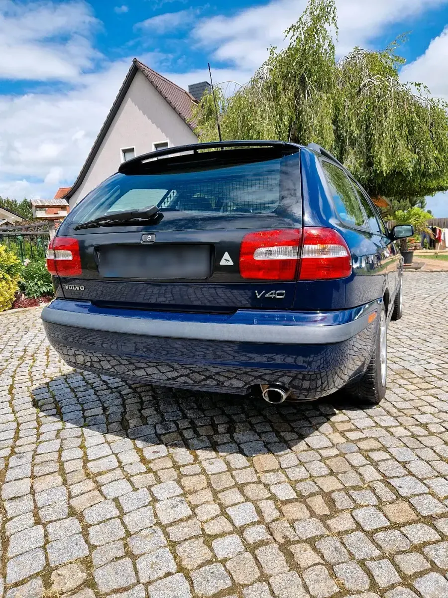 Gebraucht Volvo V40 122 PS (89 kW) 2002 Blau Kombi