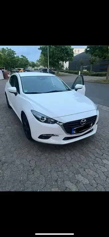 Gebraucht Mazda 3 Center-Line 120 PS (88 kW) 2018 Weiß Limousine
