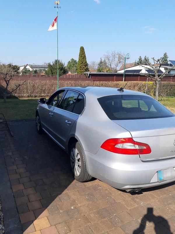 Gebraucht Skoda Superb 160 PS (117 kW) 2008 Silber Limousine