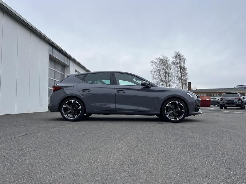 Gebraucht Cupra Leon 150 PS (110 kW) 2024 Graphengrau Limousine