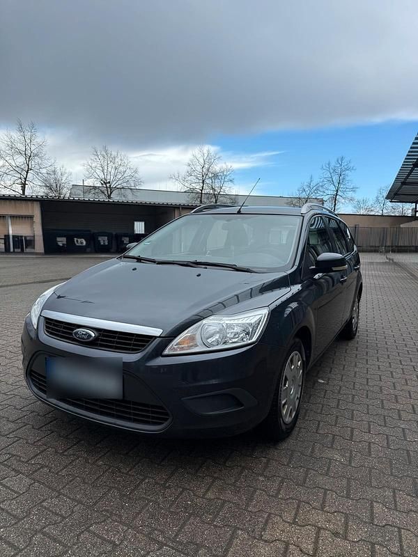 Usata Ford Focus 100 CV (73 kW) 2010 Grigio Station wagon