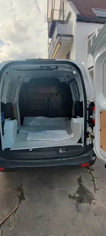 Gebraucht Ford Courier 102 PS (75 kW) 2021 Weiß Van / Kleinbus