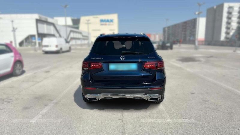 Gebraucht Mercedes GLC300 AMG line 211 PS (155 kW) 2021 Blau SUV