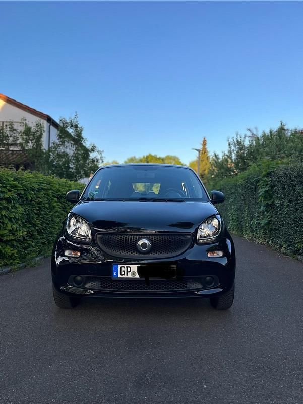 Schwarz Gebraucht 2016 Smart ForFour Kleinwagen | 6.950 € (Guter Preis) - Bild 1/4