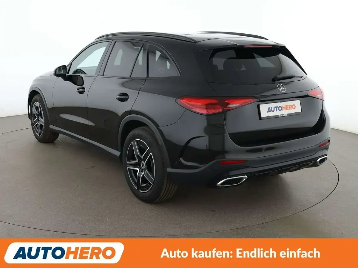 Gebraucht Mercedes GLC300 AMG line 281 PS (206 kW) 2023 Obsidianschwarz SUV