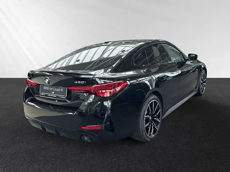 Gebraucht BMW 430 M Sport 245 PS (180 kW) 2026 Black sapphire metallic Coupé