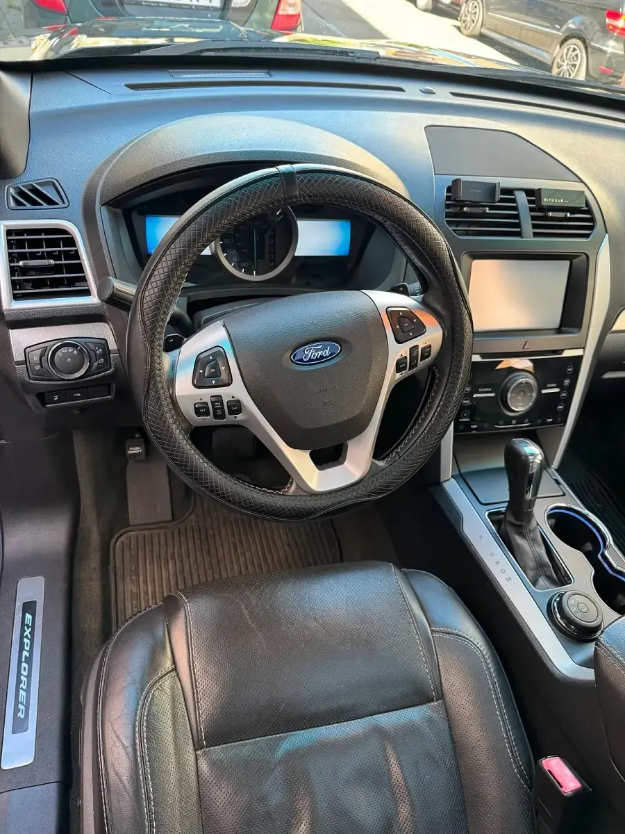Second-hand Ford Explorer 360 CP (264 kW) 2014 Negru SUV