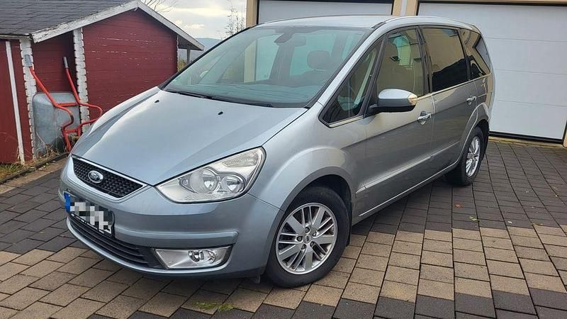 Silber Gebraucht 2007 Ford Galaxy Ghia Van / Kleinbus | 4.300 € (Fairer Preis) - Bild 1/4