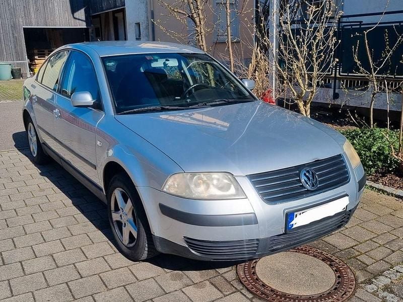 Gebraucht VW Passat Basis 102 PS (75 kW) 2001 Grau Limousine
