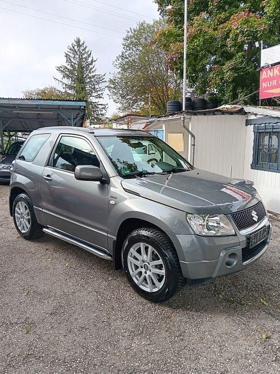 Grau Gebraucht 2008 Suzuki Grand Vitara Comfort SUV | 6.950 € - Bild 1/4