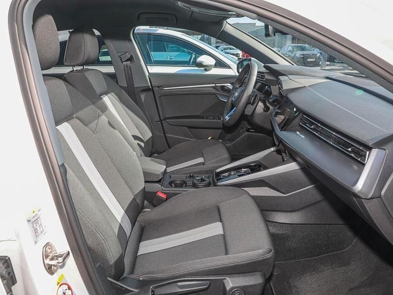 Gebraucht Audi A3 Advanced Plus 116 PS (85 kW) 2025 Gletscherweiß metallic Limousine