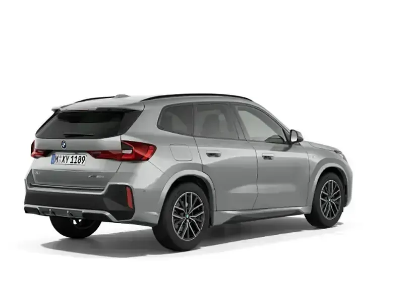 Gebraucht BMW X1 M Sport 163 PS (119 kW) 2025 Space silver (silber) SUV