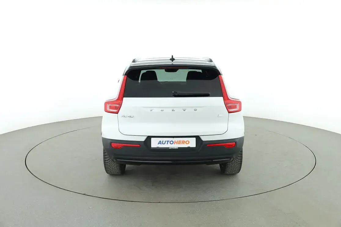 Gebraucht Volvo XC40 R-Design 211 PS (155 kW) 2022 Weiß SUV