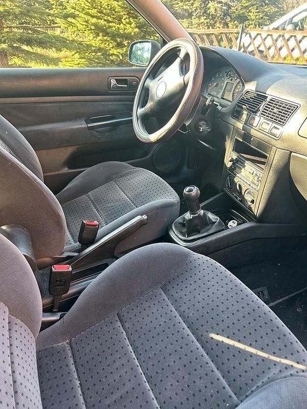 Gebraucht VW Golf IV 101 PS (74 kW) 2002 Rot Kleinwagen