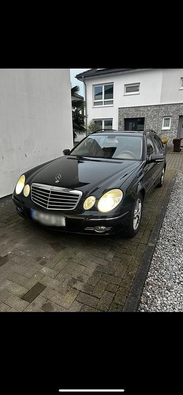 Schwarz Gebraucht 2007 Mercedes E320 Kombi | 2.500 € (Guter Preis) - Bild 1/4