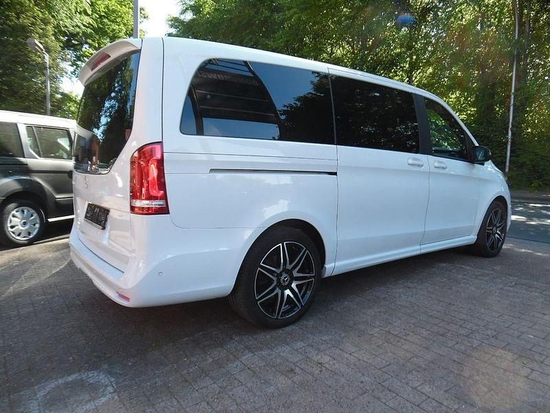 Gebraucht Mercedes V250 AMG line 190 PS (139 kW) 2021 Bergkristallweiß metallic Van / Kleinbus