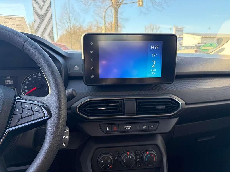 Gebraucht Dacia Sandero Essentiel 101 PS (74 kW) 2022 Mondsteingrau Kleinwagen