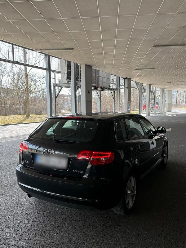 Gebraucht Audi A3 105 PS (77 kW) 2009 Schwarz Kleinwagen