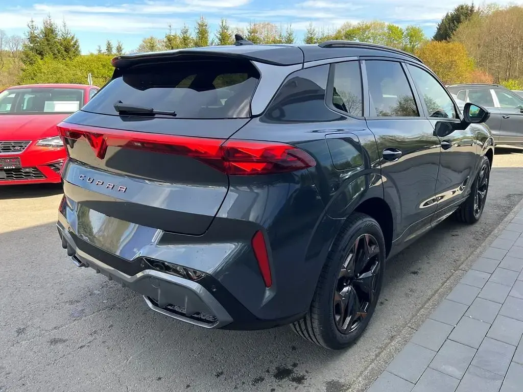 Neu Cupra Terramar 204 PS (150 kW) 2026 Timanfayagrau SUV