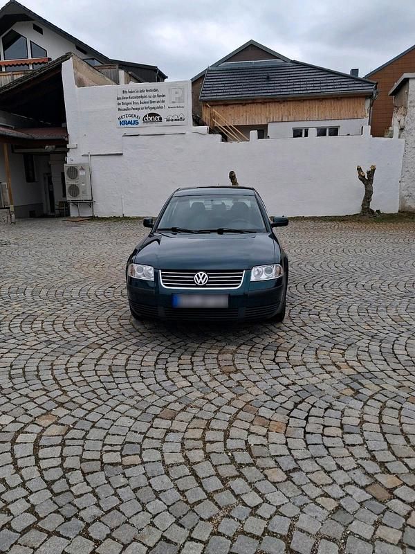 Gebraucht VW Passat 101 PS (74 kW) 2001 Grün Limousine